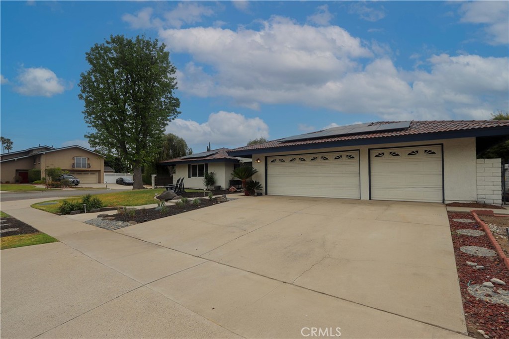 701 Las Riendas Drive
