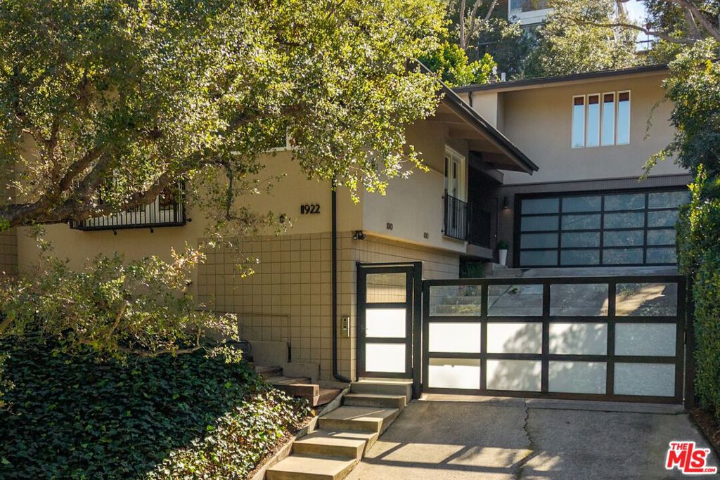 11922 Sunshine Terrace