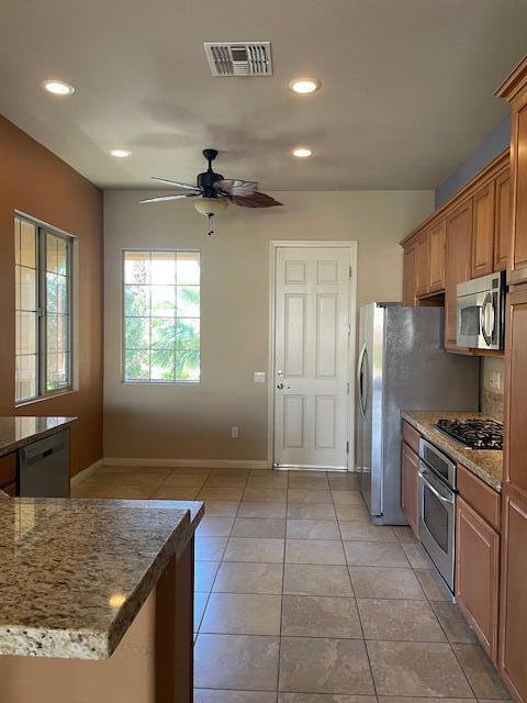 81602 Avenida Contento
