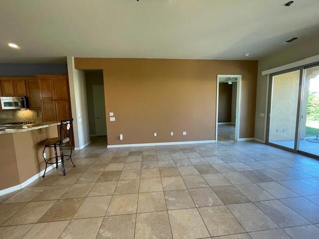 81602 Avenida Contento