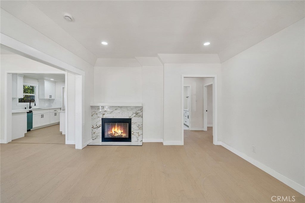1020 W 70th Street