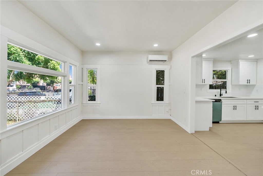 1020 W 70th Street