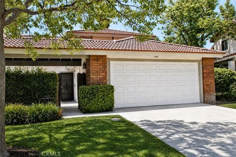 Photo of 15816 Cindy Court, Canyon Country, CA 91387 (MLS # SR26104813)
