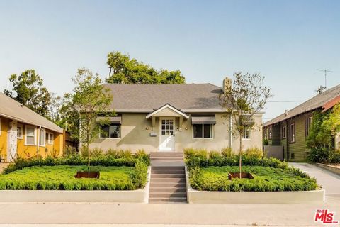 Photo of 2057 W 28th Street, Los Angeles, CA 90018 (MLS # 26673231)