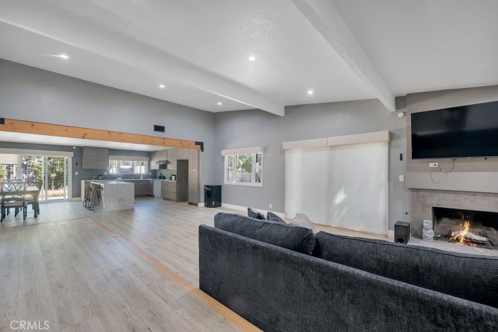 Photo of 10122 Jovita Avenue, Chatsworth, CA 91311 (MLS # SR25195930)