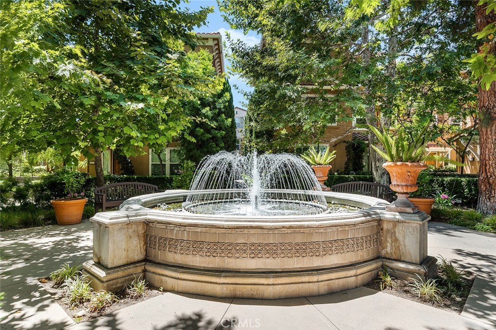 453 N Altadena Drive 7