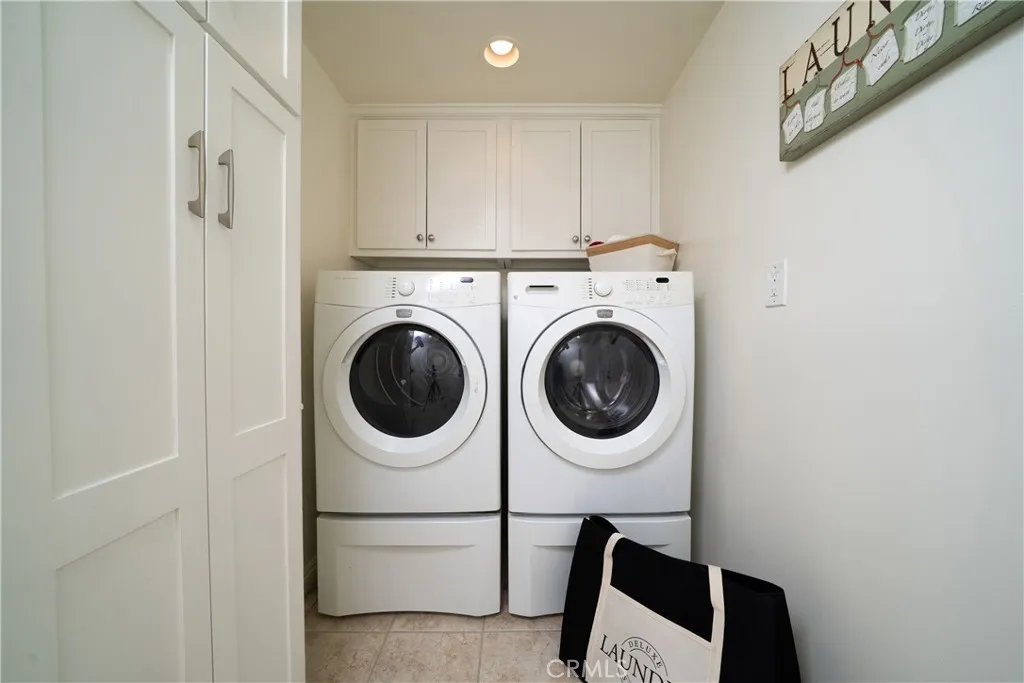 Cypress, California 90630, United States, 5 Bedrooms Bedrooms, ,3 BathroomsBathrooms,Residential,Pending,211863