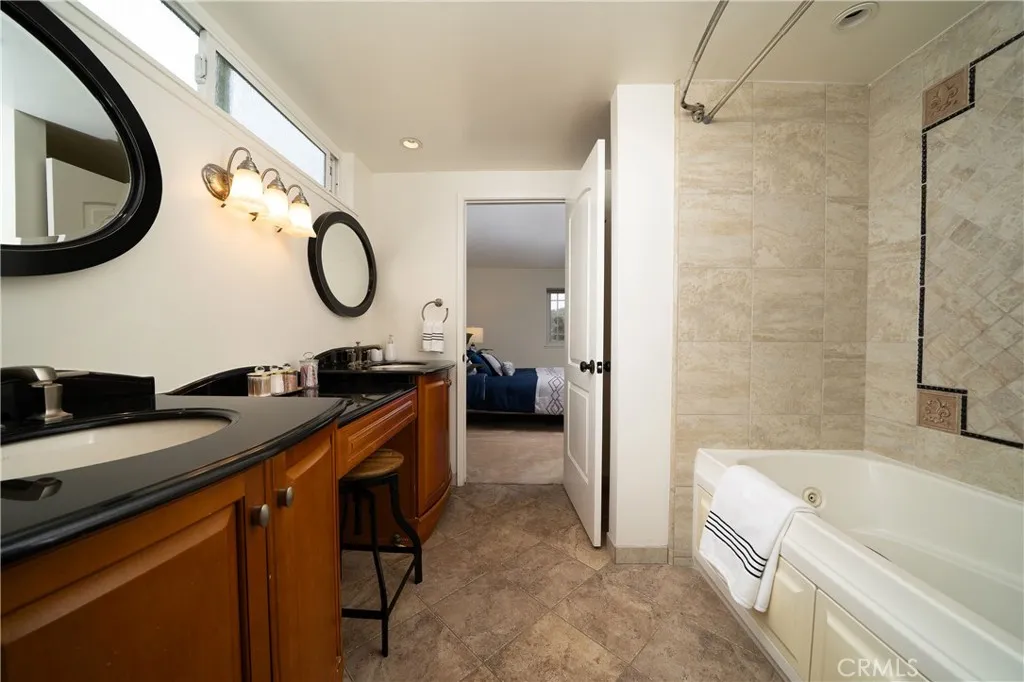 Cypress, California 90630, United States, 5 Bedrooms Bedrooms, ,3 BathroomsBathrooms,Residential,Pending,211863