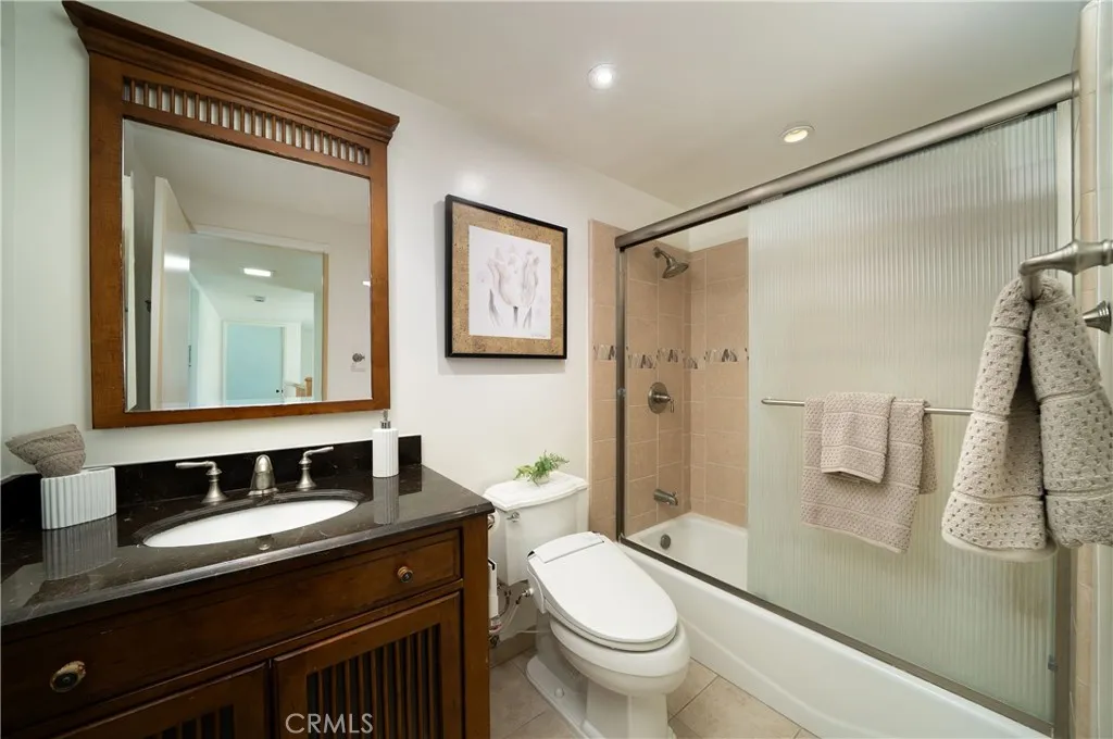 Cypress, California 90630, United States, 5 Bedrooms Bedrooms, ,3 BathroomsBathrooms,Residential,Pending,211863