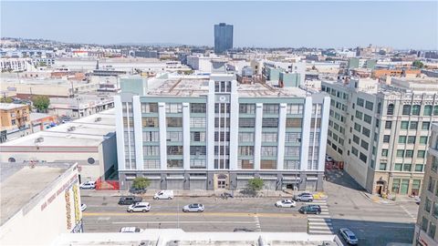 Photo of 420 S San Pedro ST #402, Los Angeles, CA 90013 (MLS # SR26087990)