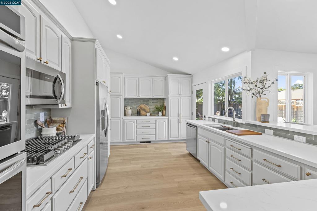 CROW CANYON - Residential