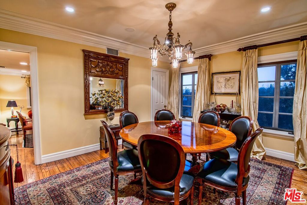 Properties 2 2653 PATRICIA Avenue