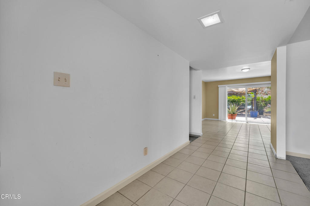 252 W Columbia Road