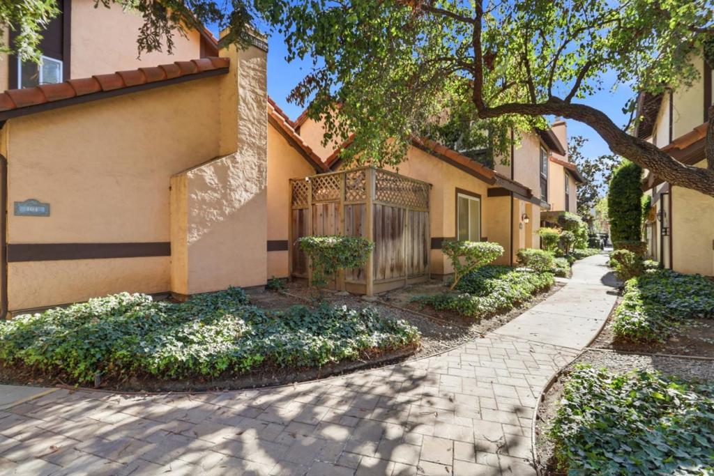 104 Morrow Court