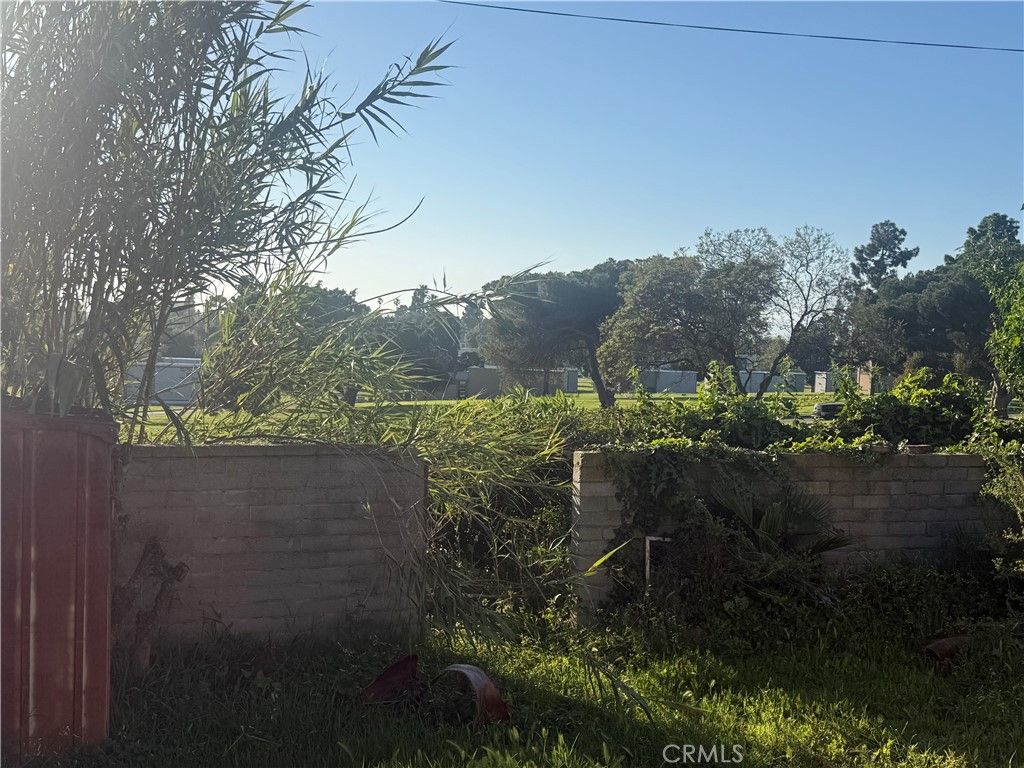 Photo of 8315 West Blvd Blvd, Inglewood, CA 90305 (MLS # SB26056930)