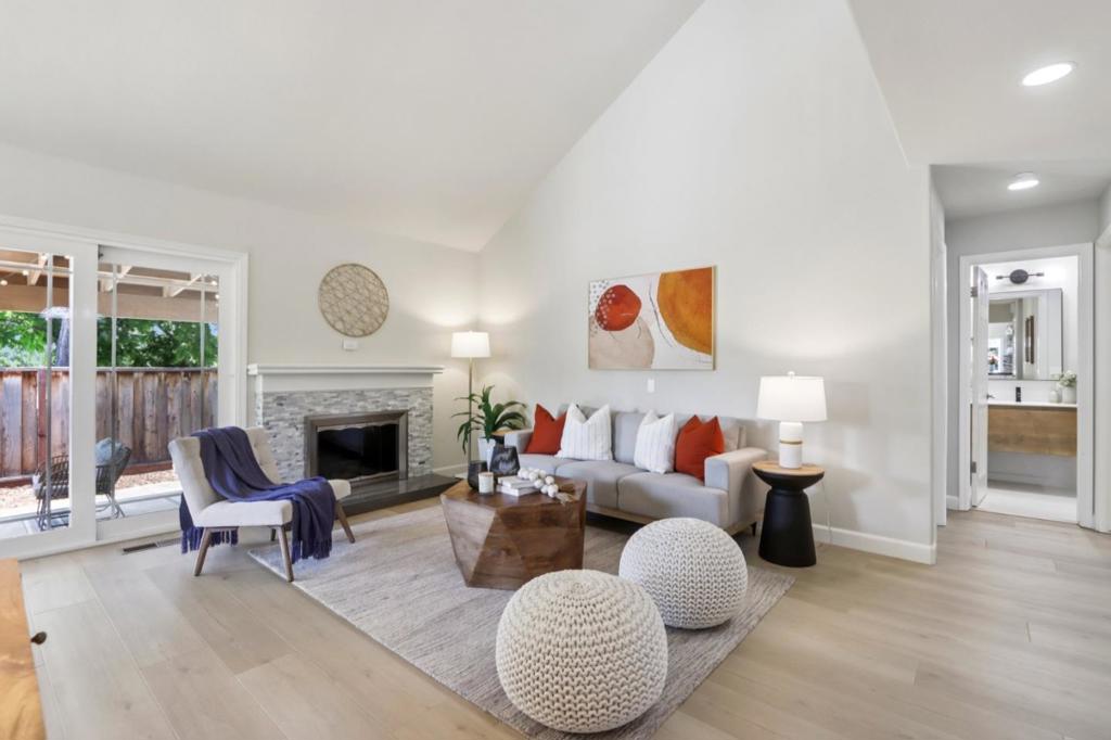 3043 Crater Lane