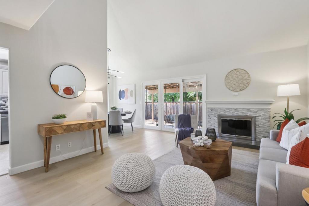 3043 Crater Lane