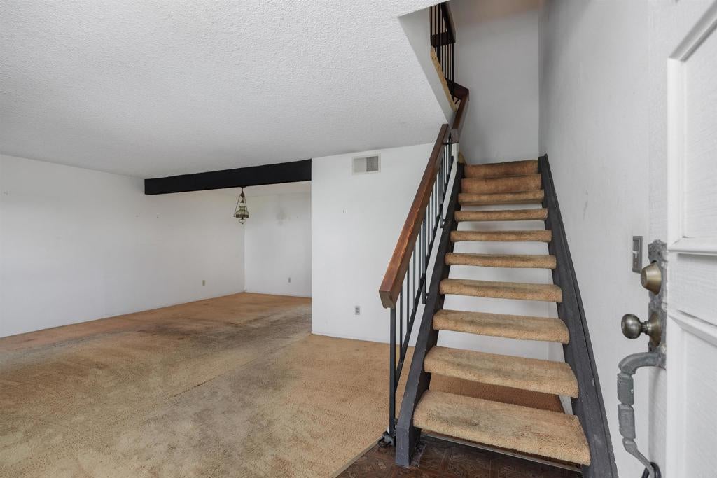 2714 Via Juanita
