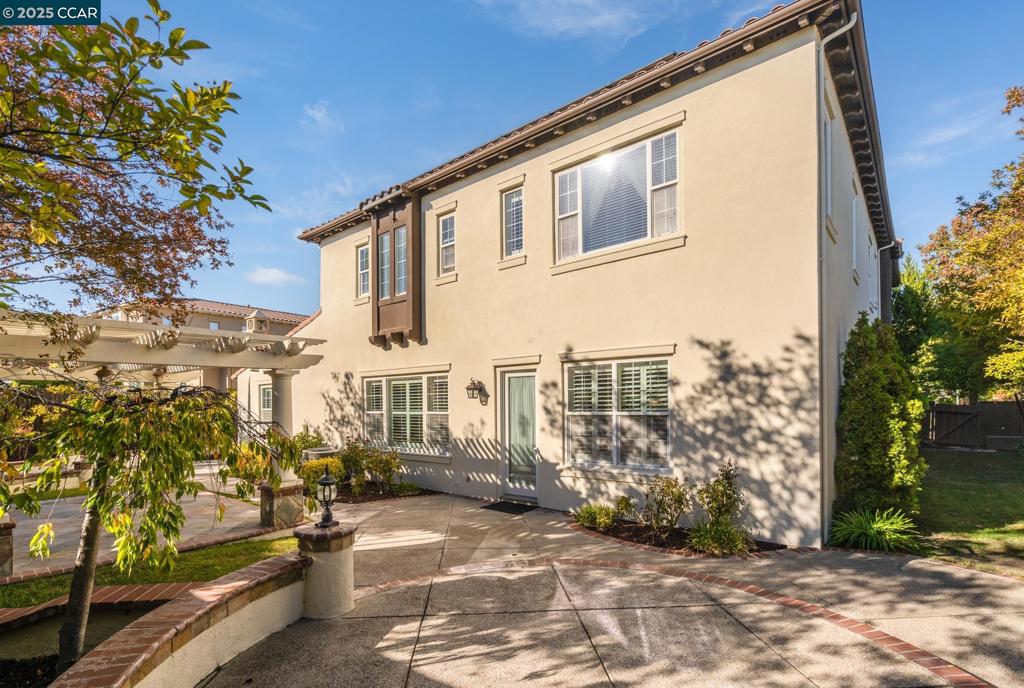 GALE RANCH - Residential Lease