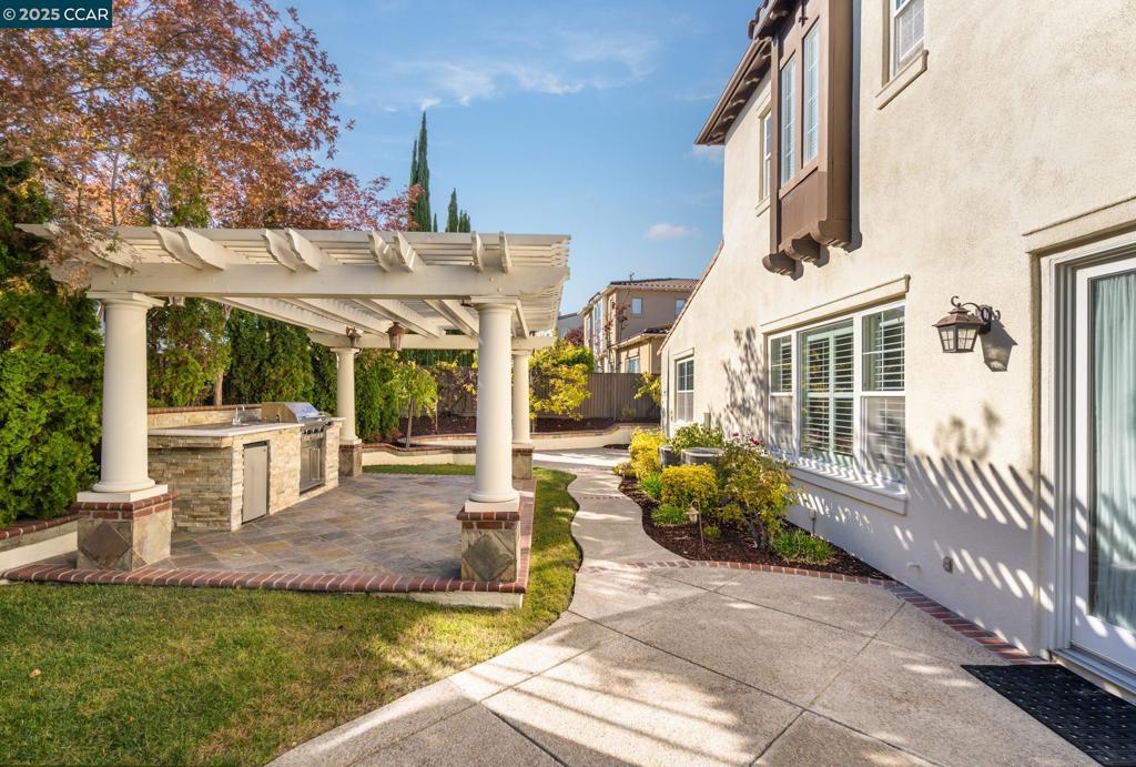 GALE RANCH - Residential Lease