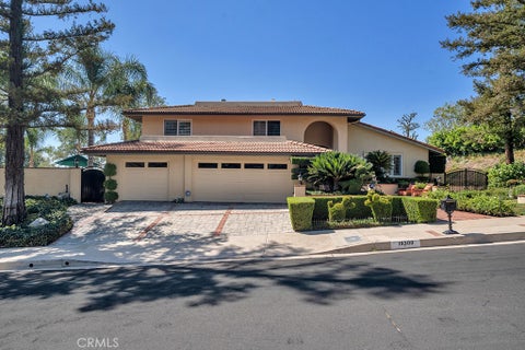 Photo of 19300 Singing Hills DR, Porter Ranch, CA 91326 (MLS # SR26204090)
