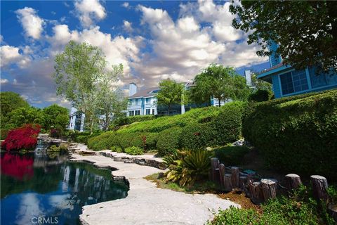 Photo of 1083 Lakeview Terrace Ter, Azusa, CA 91702 (MLS # CV26073131)