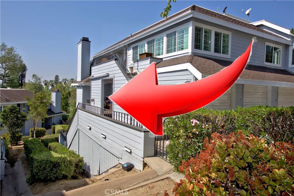 1083 Lakeview Terrace