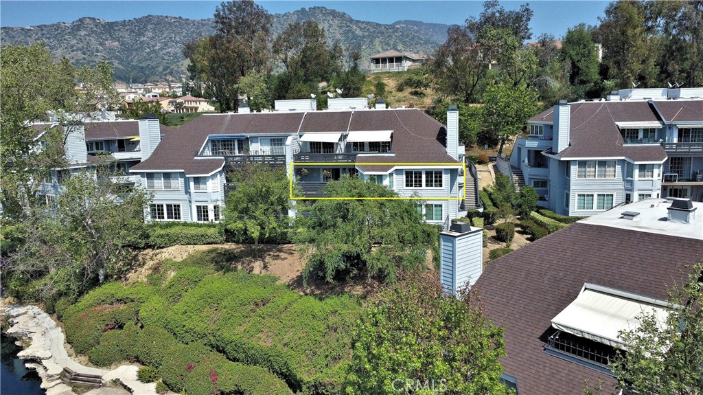 1083 Lakeview Terrace