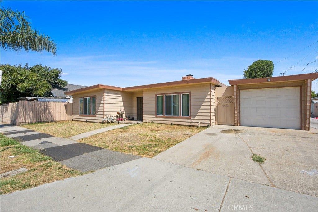 515 W Mcfadden Avenue, Santa Ana CA 92707