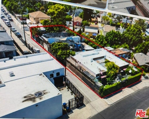 Photo of 2949 S Harcourt Avenue, Los Angeles, CA 90016 (MLS # 26102878)