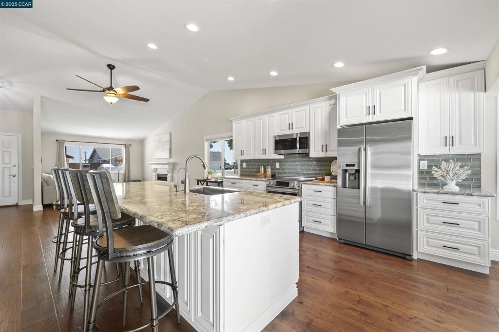 DELTA WATERFRONT ACCESS - Residential