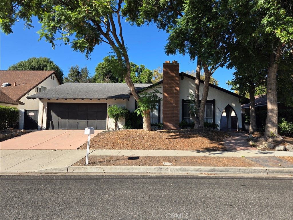 Photo of 2349 Knollhaven St, Simi Valley, CA 93065 (MLS # SR25235412)