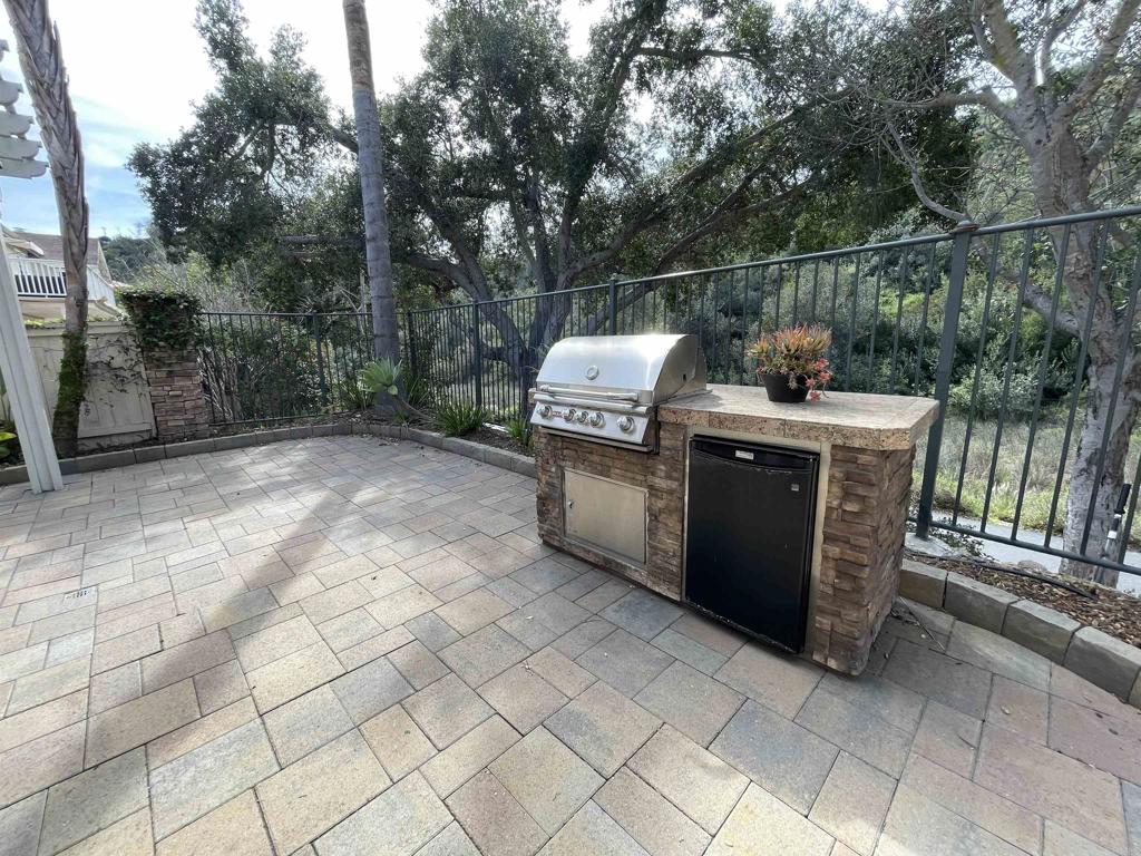 2776 W Canyon Avenue