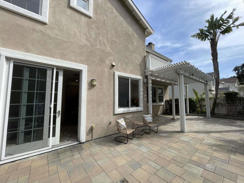 2776 W Canyon Avenue