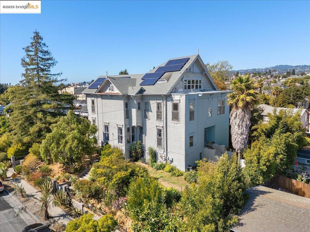 Pleased to present The Ellen Kenna House, located on 1218 East 21st Street, just blocks from Lake Merritt. Currently fully occupied, rented individually by the room. This large Victorian-era mansion is named after its original owner, Ellen Kenna. The Ellen Kenna House was designated an Oakland Landmark in 1992. Designed by architect Augustus Laver and built-in 1888, it consists of nineteen bedrooms plus exquisitely detailed common areas, nine full bathrooms, two laundry hookups, and off-street parking, including a separate two-car enclosed garage. Completed seismic work increases the desirability of an owner wishing to make further improvements, such as developing the 3,000 sq. ft. basement or building out a second kitchen with hookups upstairs. This grand property supports many uses, from co-living to owner occupancy with plenty of project and entertainment space, as well as the potential for renting to offset the owner’s costs. The generous interior spaces have even been rented out repeatedly for high-end marketing shoots. This is truly a rare prideof-ownership asset.