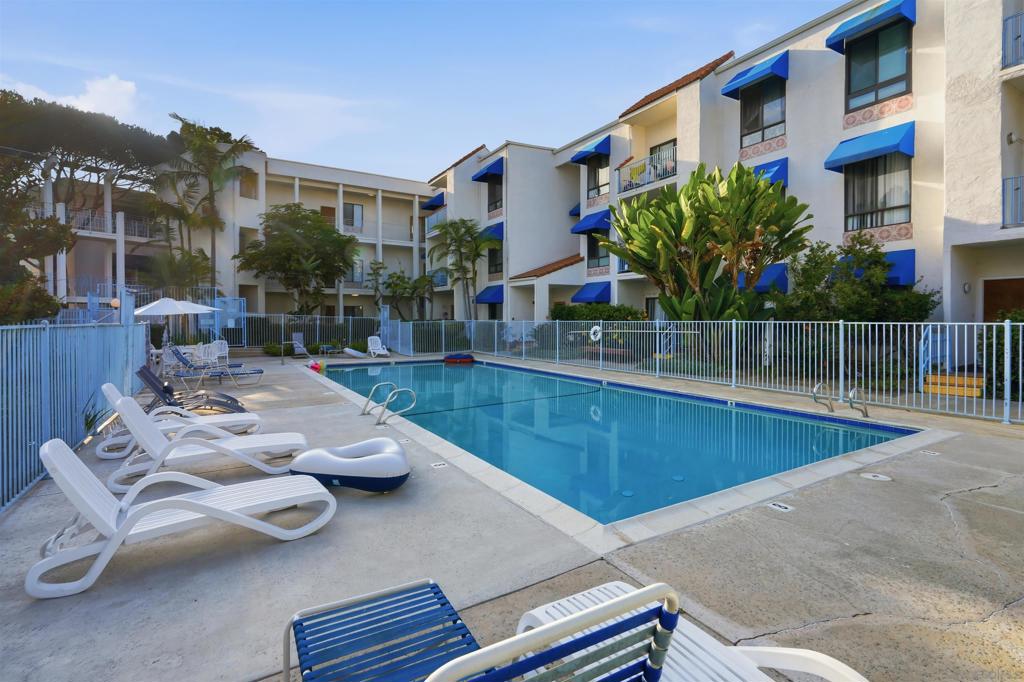8310 Regents Rd 3H