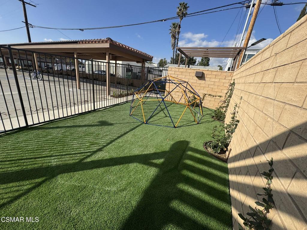 Properties 4 1850 Buyers Street 202