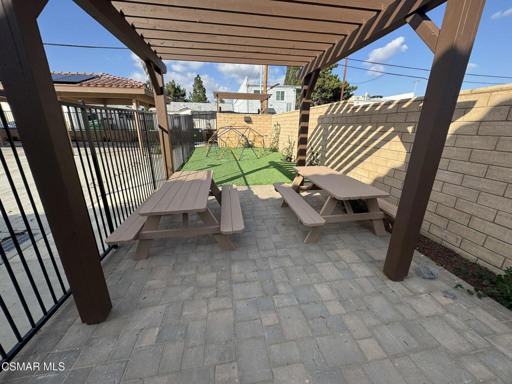 Properties 3 1850 Buyers Street 202