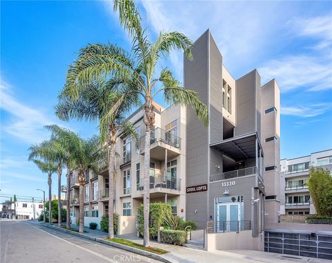 Photo of 13320 Beach Ave #202, Marina Del Rey, CA 90292 (MLS # SR26080669)