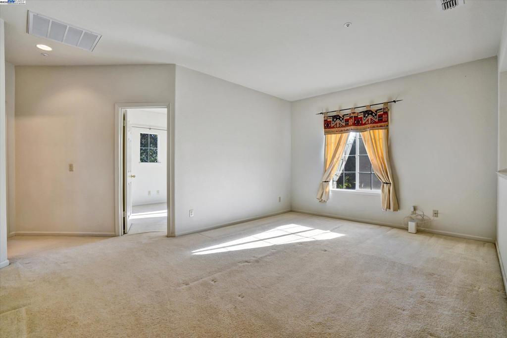 SANDHURST - Residential