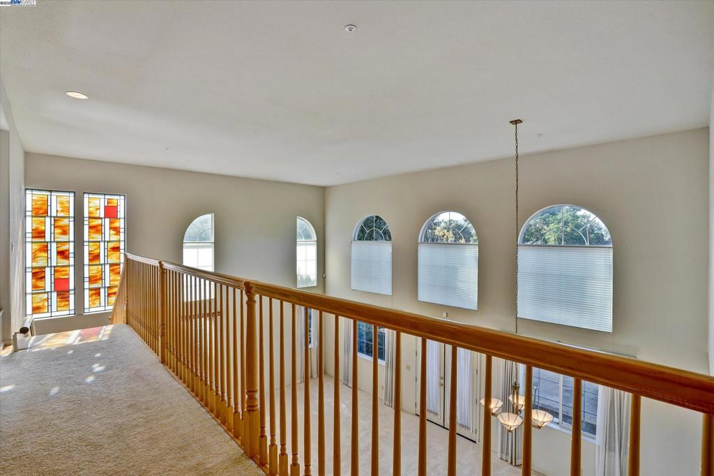 SANDHURST - Residential