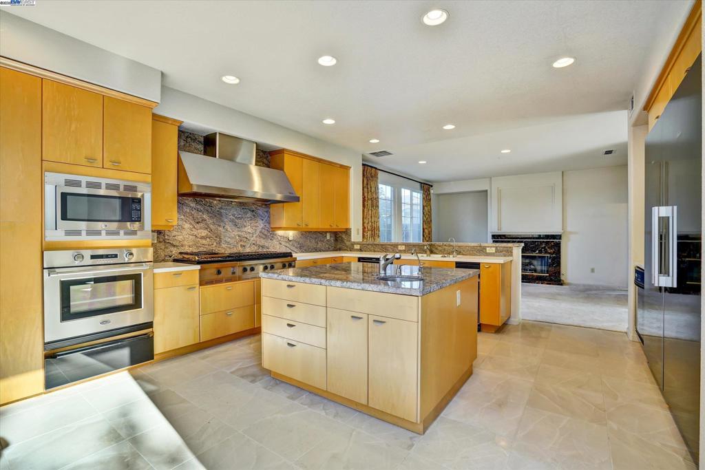 SANDHURST - Residential