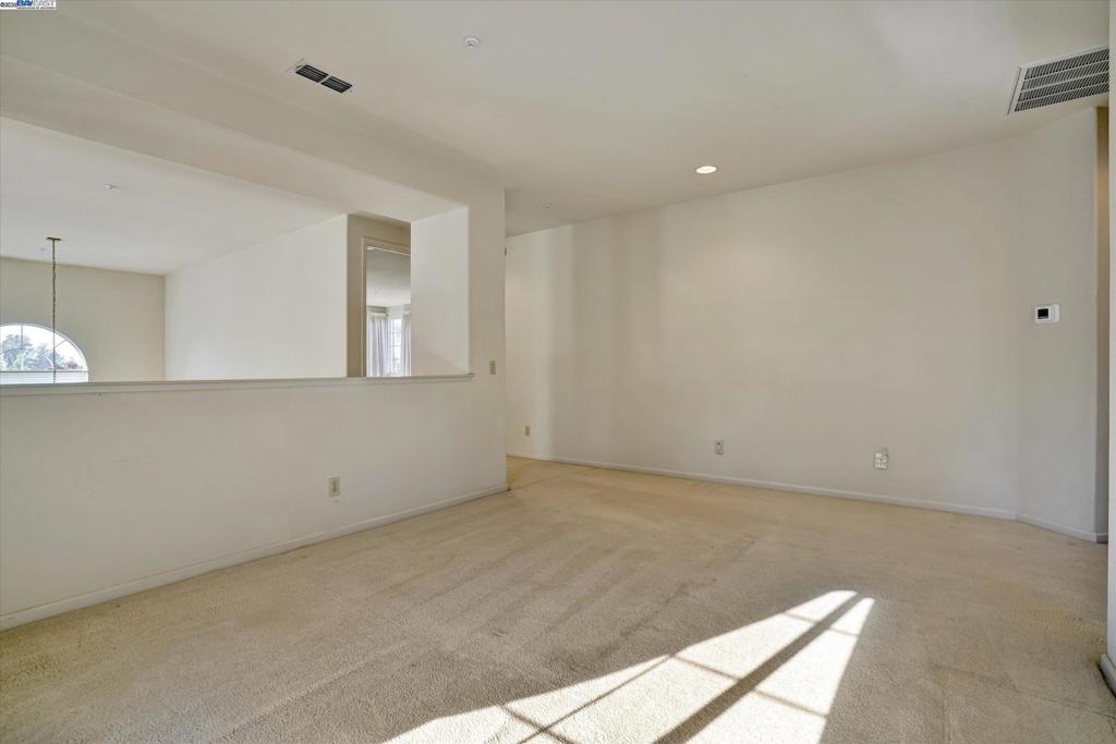 SANDHURST - Residential