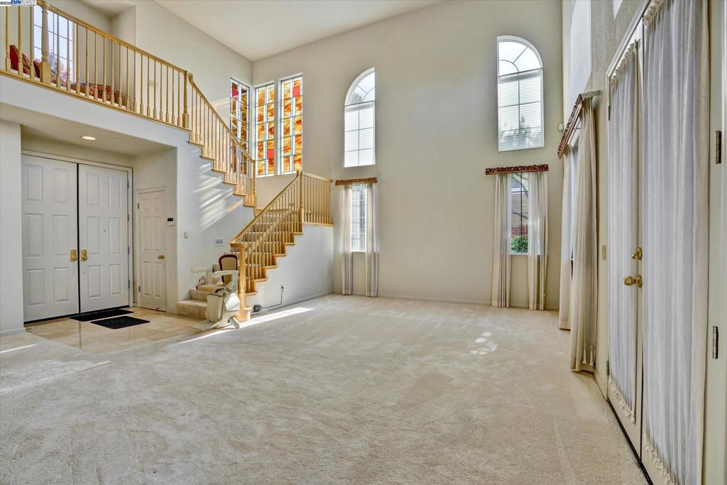 SANDHURST - Residential