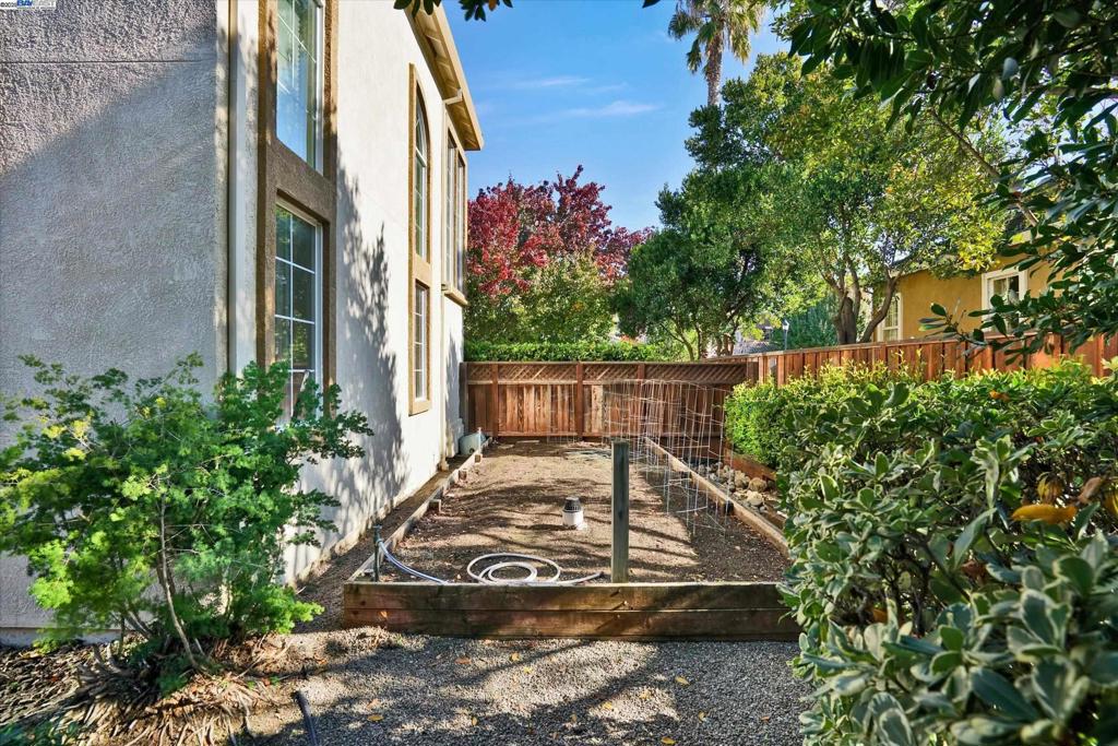 SANDHURST - Residential