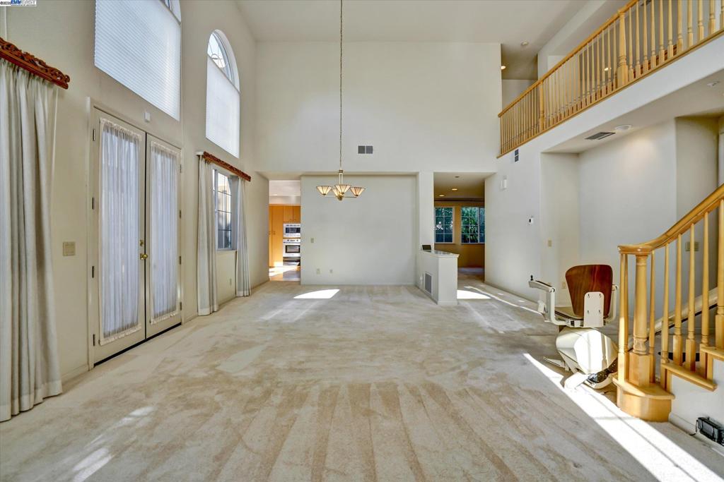 SANDHURST - Residential