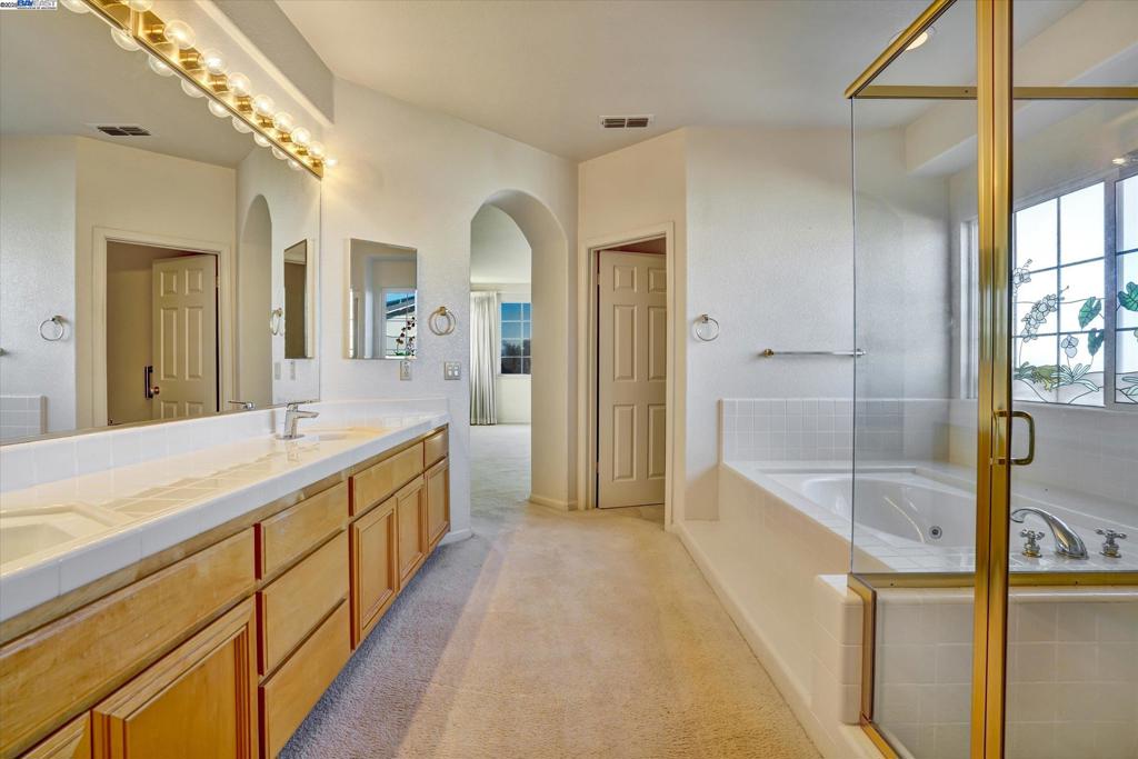 SANDHURST - Residential