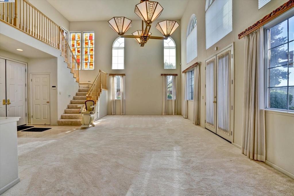 SANDHURST - Residential