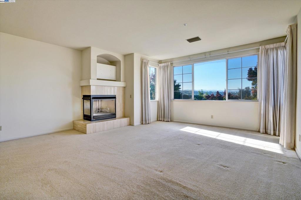 SANDHURST - Residential