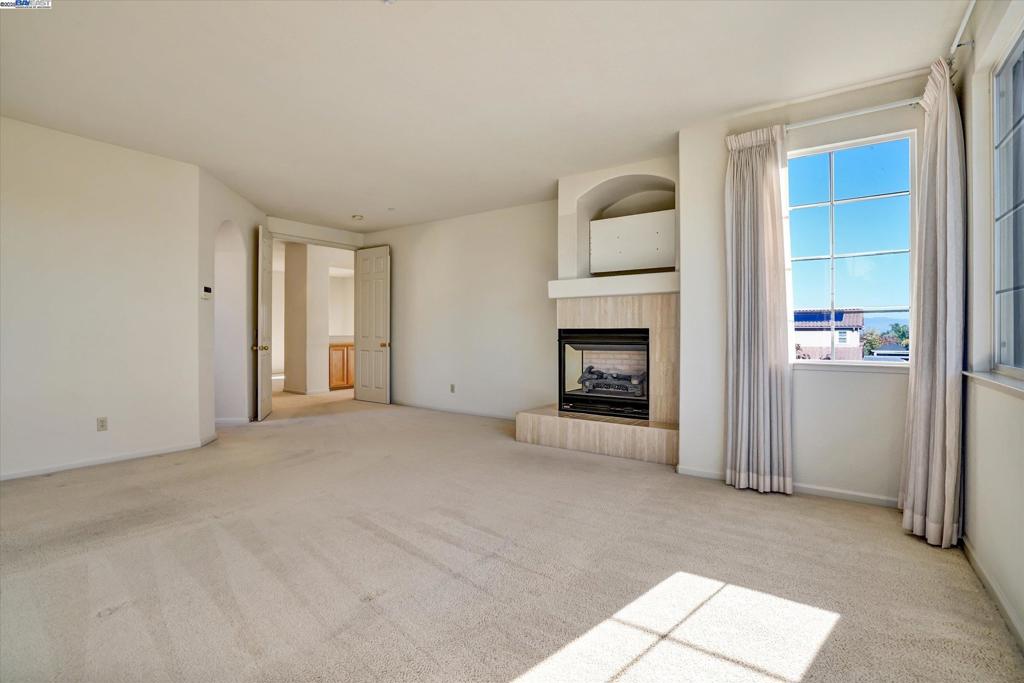 SANDHURST - Residential